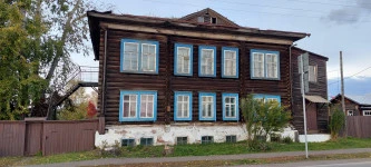 Продается нежилое здание (Школа), 529,2 кв. м и Земельный участок, 836 кв. м, г. Енисейск, ул. Ленина, дом 94